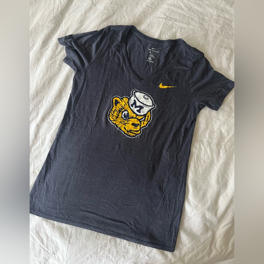 Michigan Wolverines V Neck Tshirt